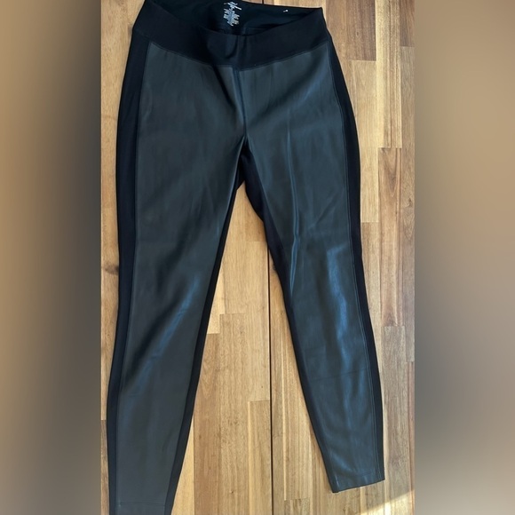 Soma Smoothing Shaping Faux Leather Black Leggings in Size Medium Brand New - Picture 3 of 7